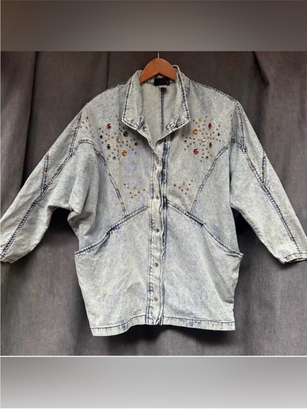 Vintage bedazzled jean jacket acid Wash 80s women’s medium